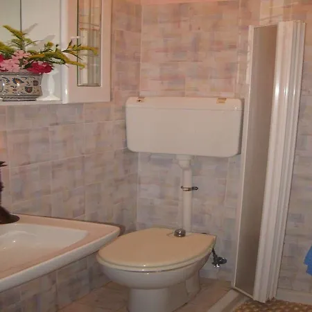 Prisca فندق مبيت وإفطار